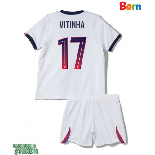 Paris Saint-Germain Vitinha #17 Replika Babytøj Udebanesæt Børn 2026-27 Kortærmet (+ Korte bukser)